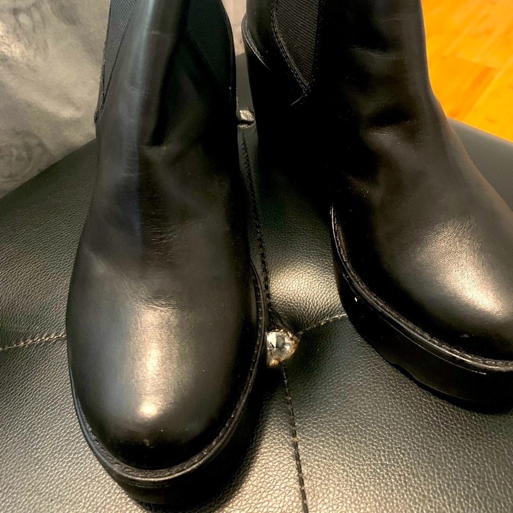 Steve Madden Booties Worn Once Runs Small - image 1